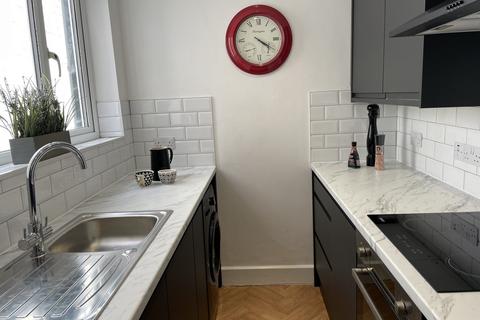 undefined, Lincoln LN5