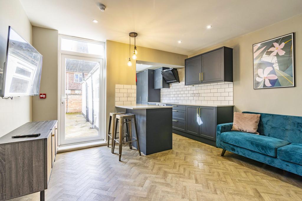 68 Foster Street-4-scaled-1.jpg