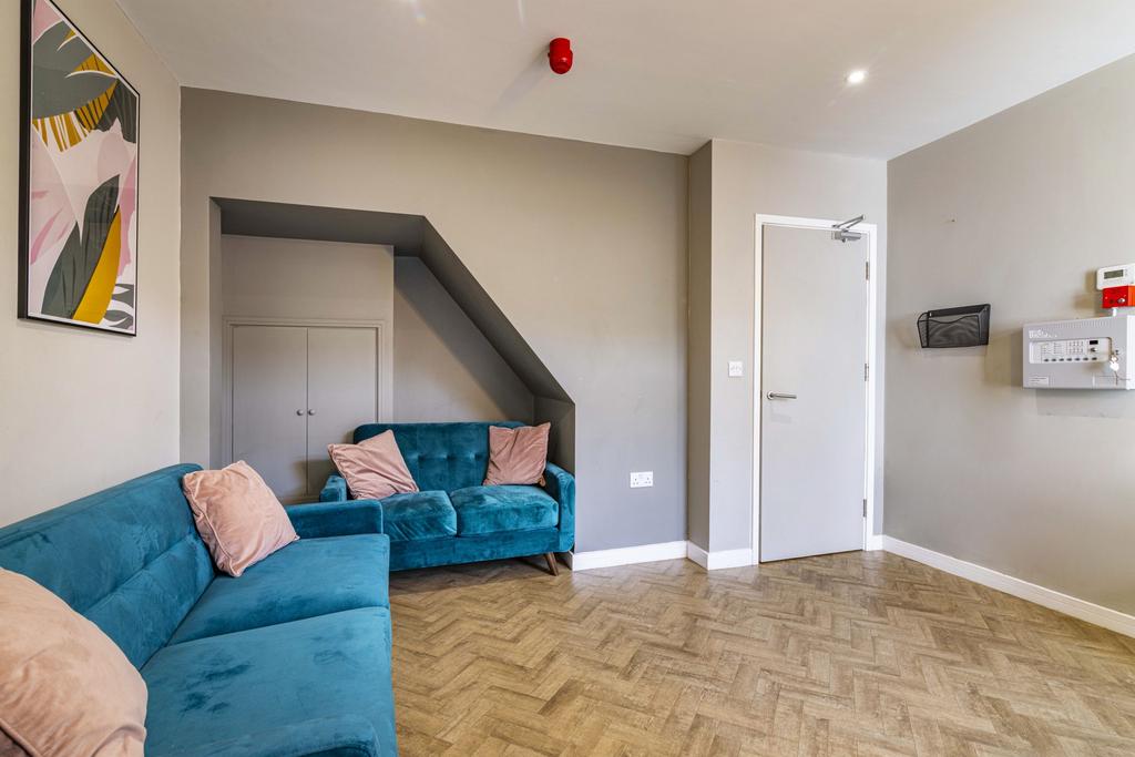 68 Foster Street-2-scaled-1.jpg