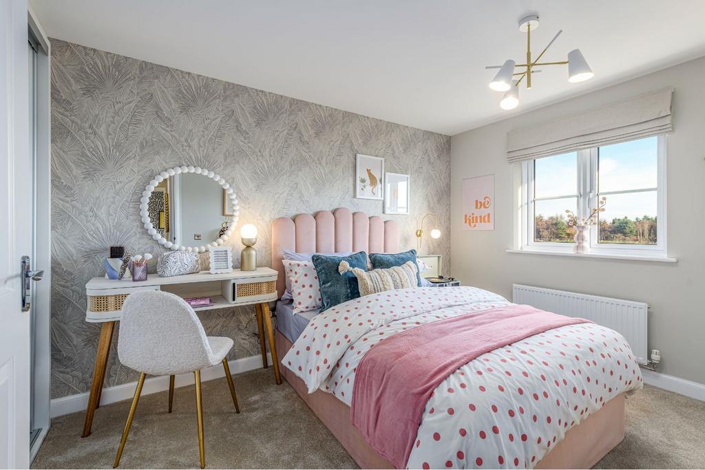 Double bedroom in 4 bed home
