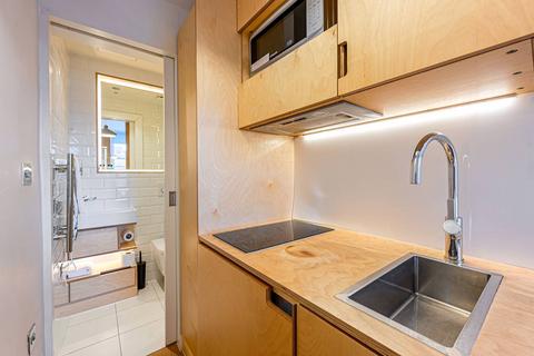 Studio to rent, Philbeach Gardens, Earls Court, London, SW5