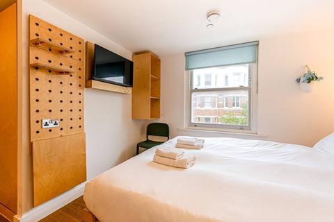 Studio to rent, Philbeach Gardens, Earls Court, London, SW5