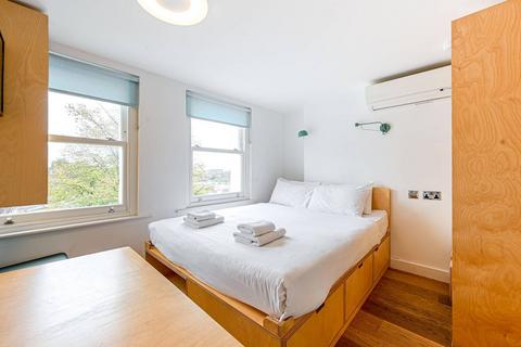 Studio to rent, Philbeach Gardens, Earls Court, London, SW5