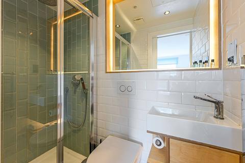 Studio to rent, Philbeach Gardens, Earls Court, London, SW5