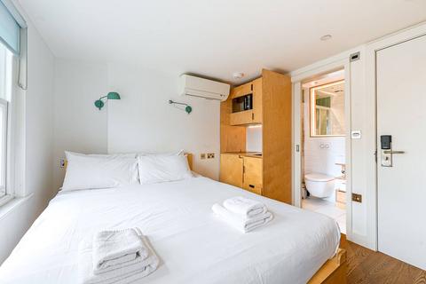 Studio to rent, Philbeach Gardens, Earls Court, London, SW5