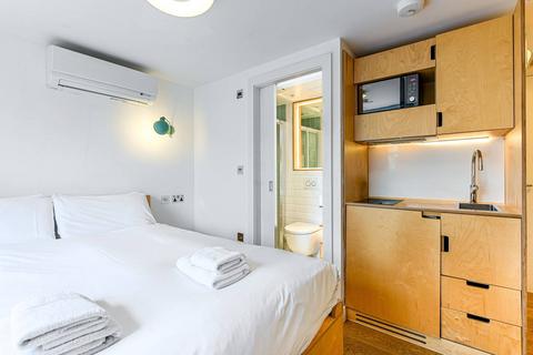 Studio to rent, Philbeach Gardens, Earls Court, London, SW5