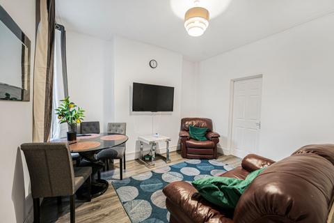 undefined, Richmond Park, Anfield, L6