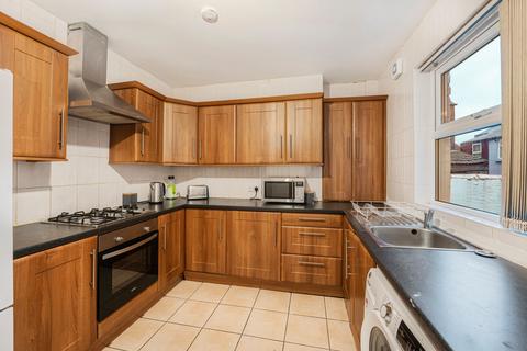undefined, Richmond Park, Anfield, L6