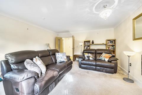 3 bedroom flat for sale, Warwick Road, Solihull, West Midlands, B91