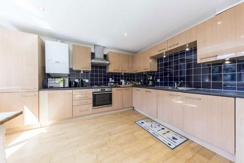 2 bedroom flat to rent, Northcote Avenue, London W5
