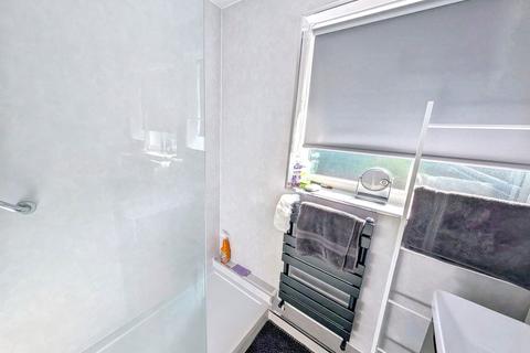 3 bedroom bungalow for sale, Newstead Avenue, Whitehouse Farm, Stockton-on-Tees, Durham, TS19 0TB