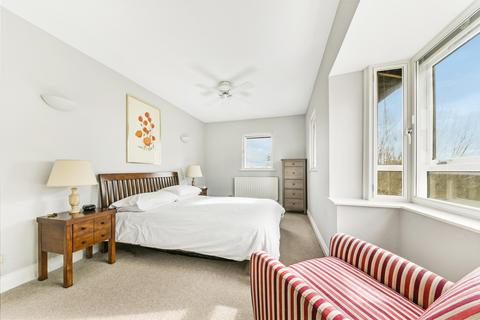 51 Undine Road, London, E14 9UW