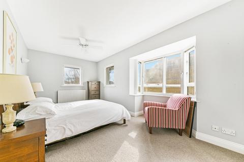 51 Undine Road, London, E14 9UW