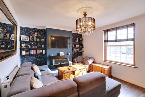 3 bedroom terraced house for sale, Hall Road, Aveley RM15
