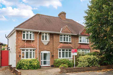 Bourne Vale, Hayes, BR2