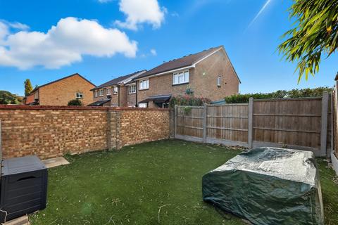 1 bedroom maisonette for sale, Camellia Close, Harold Wood, RM3