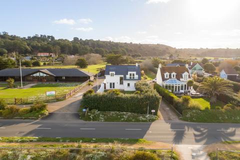 3 bedroom detached house for sale, Baycroft, St Ouen