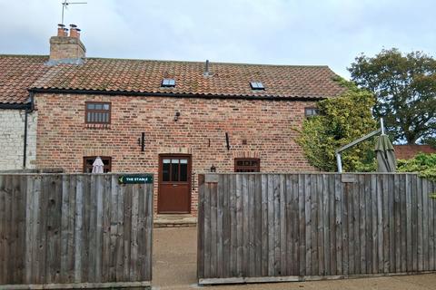 2 bedroom semi-detached house to rent, Bridlington Road, Bridlington YO15