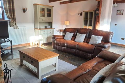 2 bedroom semi-detached house to rent, Bridlington Road, Bridlington YO15