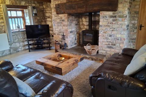 2 bedroom apartment to rent, Bridlington Road, Bridlington YO15