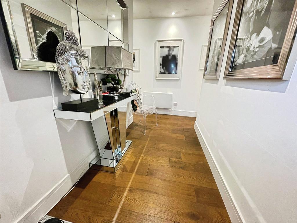 Annexe Hallway