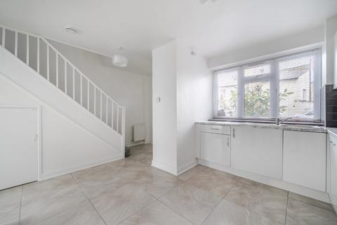 2 bedroom flat for sale, Wood Street, Chiswick, London, W4