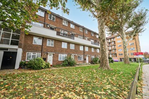 2 bedroom flat for sale, Wood Street, Chiswick, London, W4