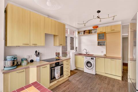 4 bedroom semi-detached house for sale, Gaisford Road, Tarring, Worthing, West Sussex, BN14