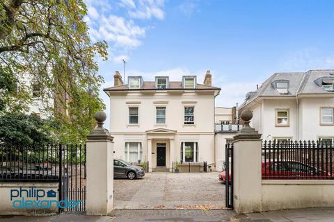 The Manor, 71 High Street, London N8