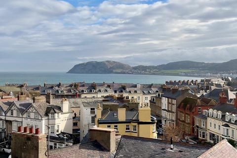 2 bedroom apartment for sale, Abbey Road, Llandudno