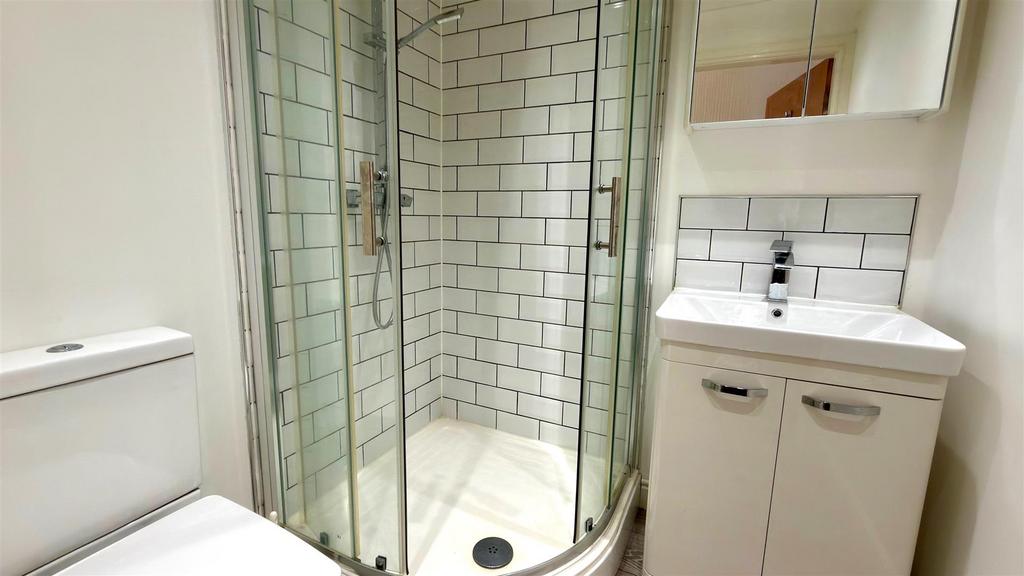 3 piece shower room