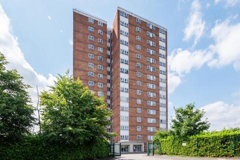 Highclere Avenue, Salford, M7