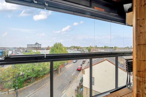 1 bedroom flat for sale, High Road, London NW10