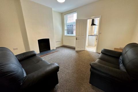 5 bedroom terraced house to rent, Lorne Road, Leicester LE2
