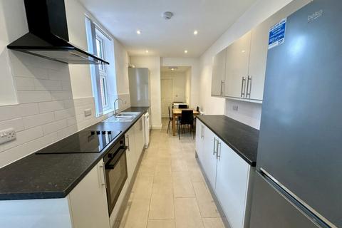 5 bedroom terraced house to rent, Lorne Road, Leicester LE2