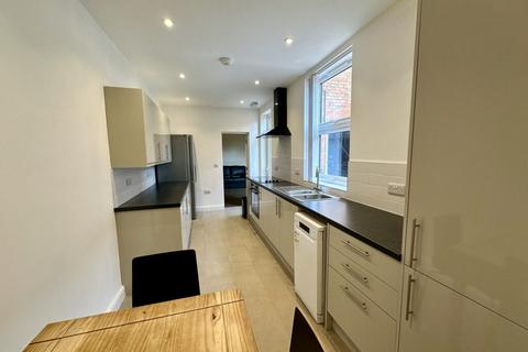 5 bedroom terraced house to rent, Lorne Road, Leicester LE2