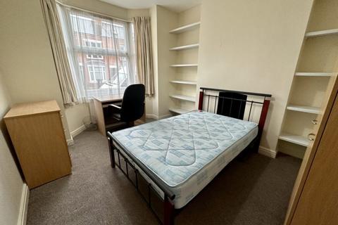 5 bedroom terraced house to rent, Lorne Road, Leicester LE2