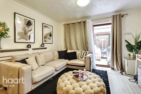 37 Alpine View, Carshalton, SM5 3QJ