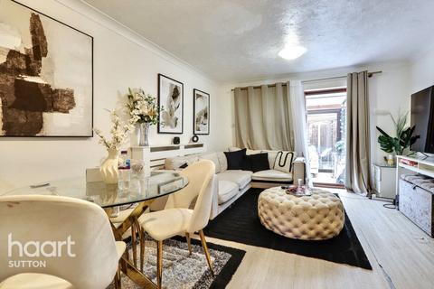 37 Alpine View, Carshalton, SM5 3QJ