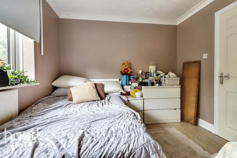 37 Alpine View, Carshalton, SM5 3QJ