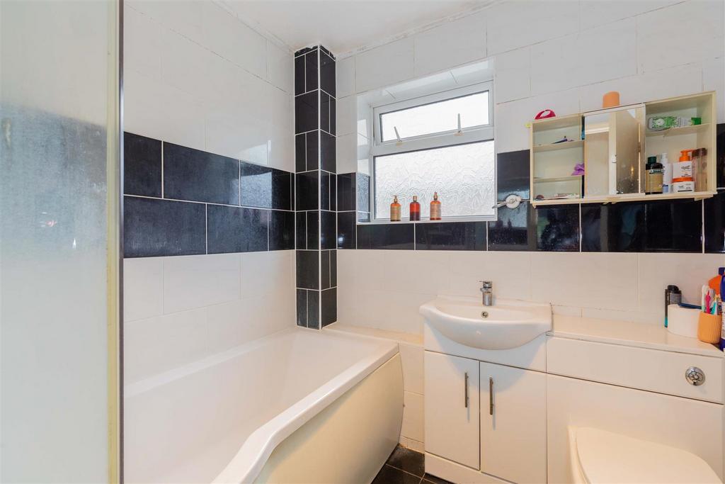 124 Weekes Drive-15.jpg