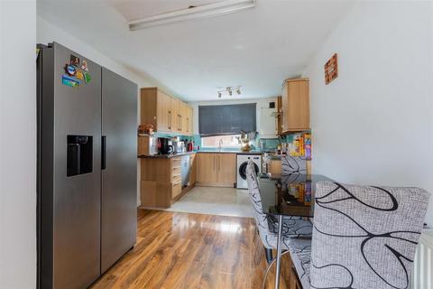 undefined, Weekes Drive, Cippenham