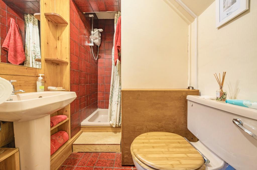 1370886-11-68f2bd4bd99fa