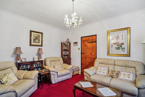 2 bedroom cottage for sale, Oakley Green Road, Windsor
