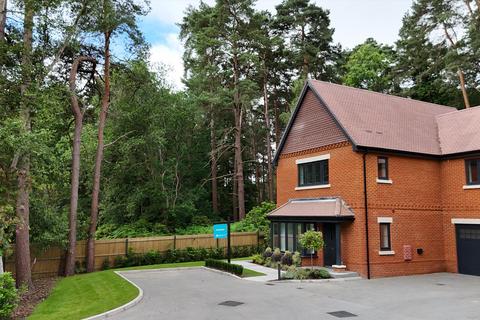 3 bedroom semi-detached house for sale, Westwood Grove, Swinley Road, Ascot SL5.