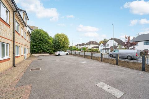 3 bedroom flat for sale, Vincent Close, Bromley, BR2