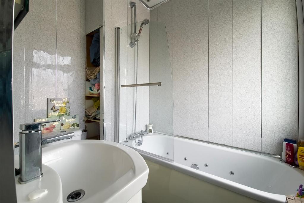 En Suite 2
