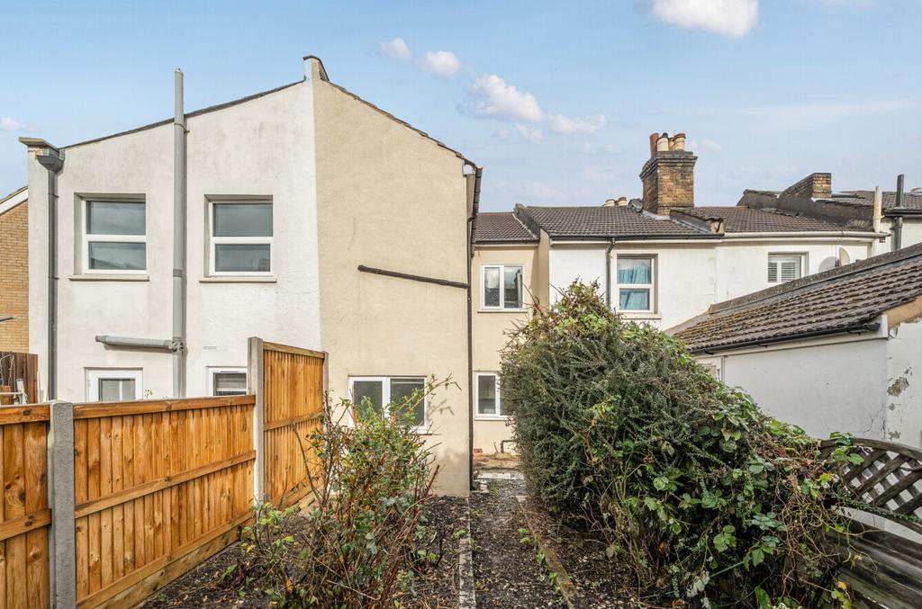 1369696-22-68f617...