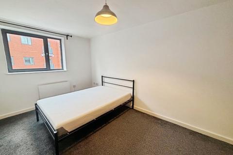 2 bedroom flat to rent, City Walk, Leeds, West Yorkshire, LS11
