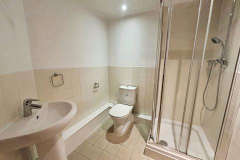 2 bedroom flat to rent, City Walk, Leeds, West Yorkshire, LS11